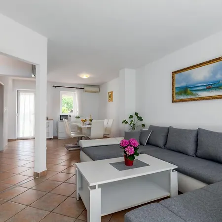 Ferienhaus Haus Viktoria In Mit Garten In Strandnaehe