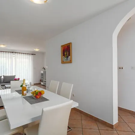 Haus Viktoria In Mit Garten In Strandnaehe